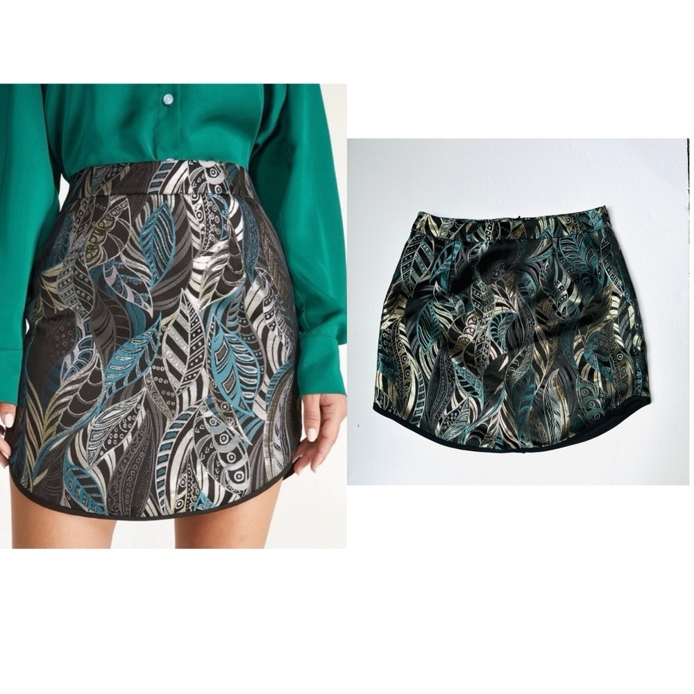 Commense Mini Skirt Women’s Sz XS Leaf‎ print Metallic black and Green